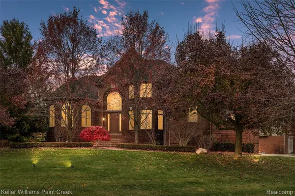 676 Majestic,  Rochester Hills,  MI 48306