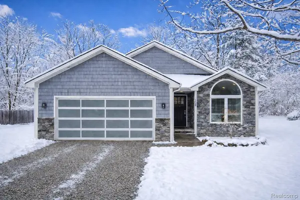 138 Leon RD, Walled Lake, MI 48390