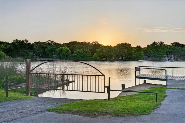 318 Boone Street, Alvarado, TX 76009