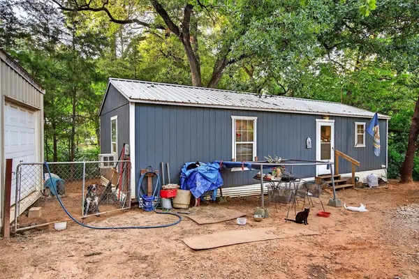 318 Boone Street, Alvarado, TX 76009