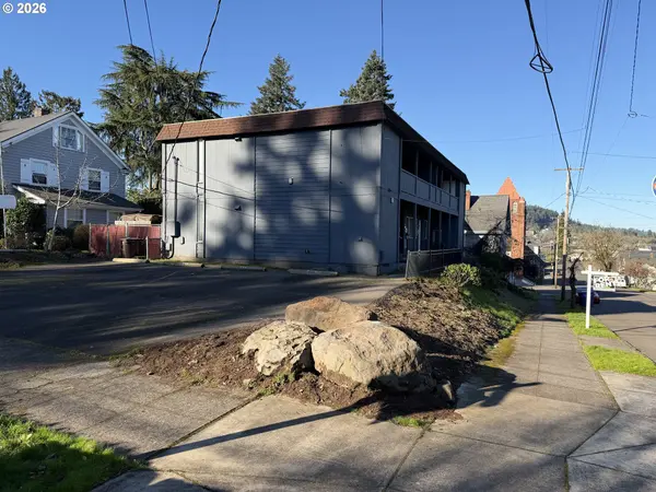 718 9TH ST, Oregon City, OR 97045