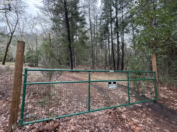 Grants Pass, OR 97527,908 RIVERBANKS RD