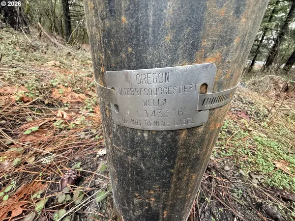 908 RIVERBANKS RD, Grants Pass, OR 97527