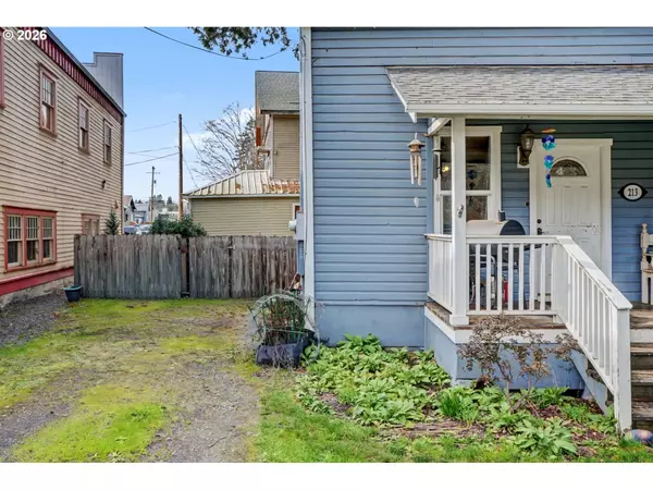 Silverton, OR 97381,213 MILL ST