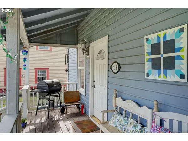 213 MILL ST, Silverton, OR 97381