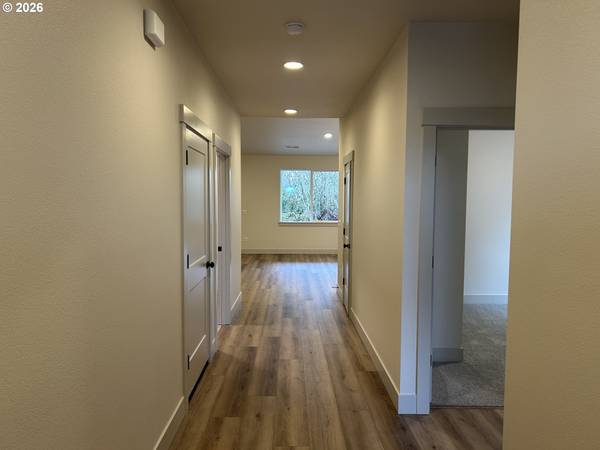 1121 Rachel LN, Molalla, OR 97038