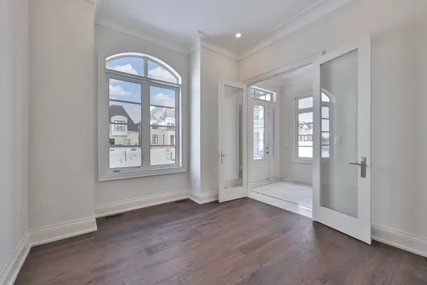 17 Calla TRL, Aurora, ON L4G 3Z5