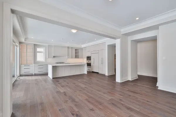 17 Calla TRL, Aurora, ON L4G 3Z5