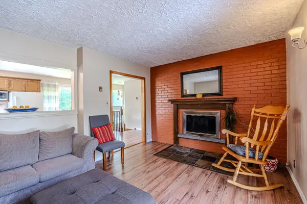 250 Sunnybrae AVE, Innisfil, ON L9S 1J1