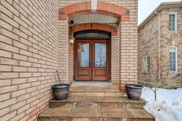 88 Castelli CT, Caledon, ON L7E 2T8