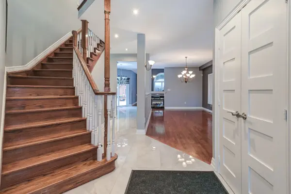 88 Castelli CT, Caledon, ON L7E 2T8