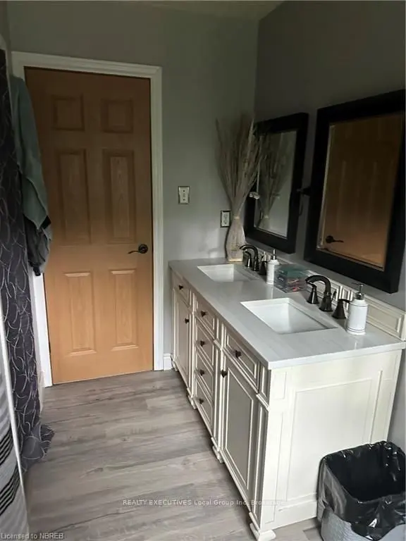 1372 VILLAGE RD, East Ferris, ON P0H 1B0