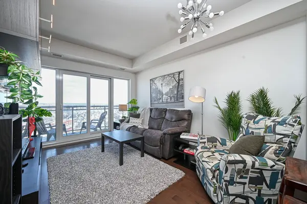 90 Landry ST #1906, Vanier And Kingsview Park, ON K1L 0A9