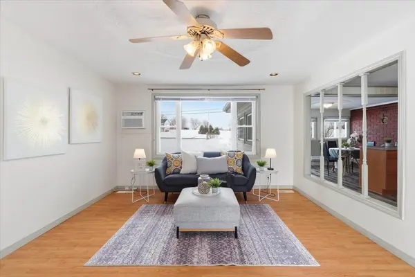 1083 Lakeside DR, Prince Edward County, ON K0K 1T0