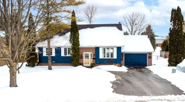 9 Don CT, Kawartha Lakes, ON K9V 5T1