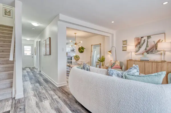 20 Anna Capri DR #22, Hamilton, ON L8W 1M6