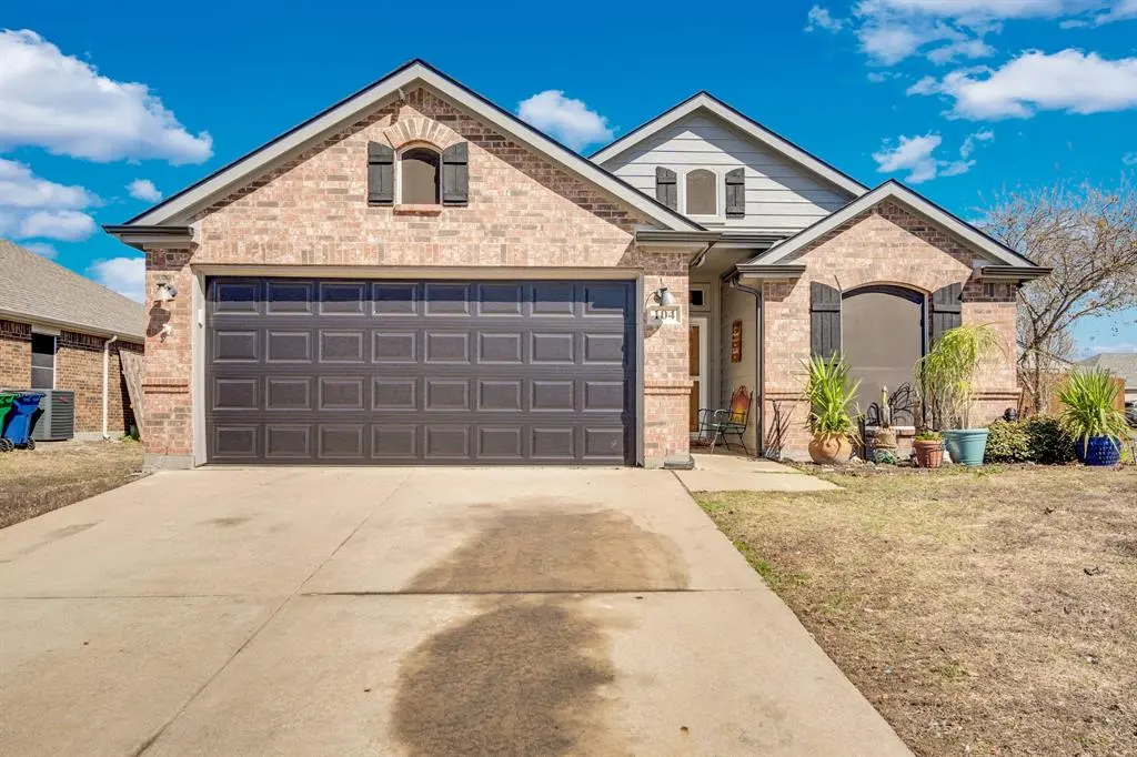 104 Coyote Run, Waxahachie, TX 75165