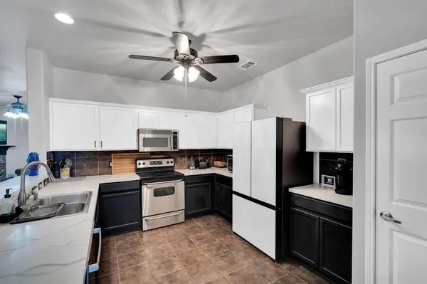 104 Coyote Run, Waxahachie, TX 75165