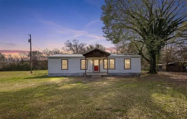 11867 Cherokee Way, Lindale, TX 75771