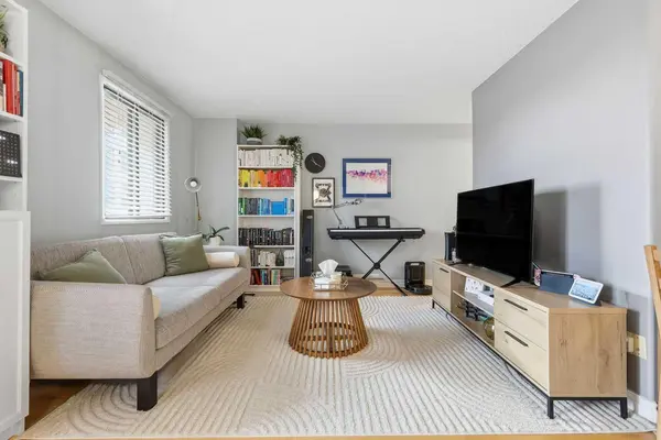 111 14 AVE SE #508, Calgary, AB T2G 4Z8