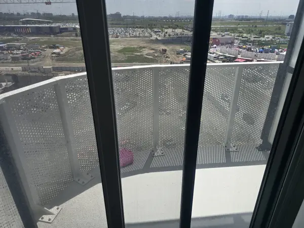 195 Commerce ST #1003, Vaughan, ON L4K 0P9