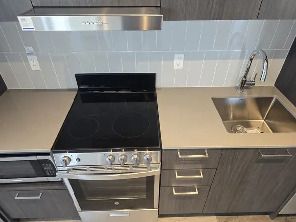 195 Commerce ST #1003, Vaughan, ON L4K 0P9