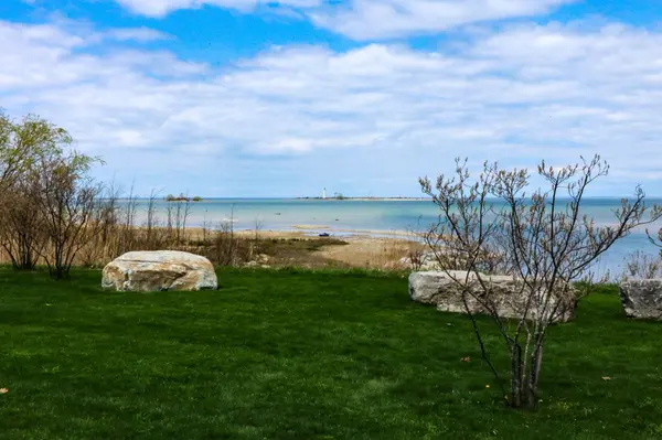 5 Anchorage CRES #202, Collingwood, ON L9Y 0Y6