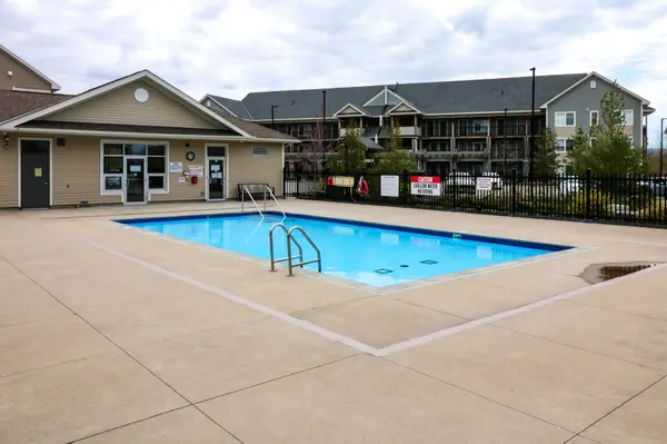 5 Anchorage CRES #202, Collingwood, ON L9Y 0Y6