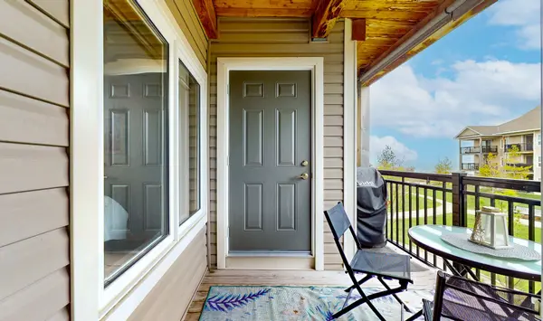 5 Anchorage CRES #202, Collingwood, ON L9Y 0Y6