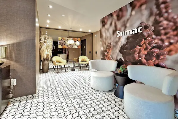 4 Spice WAY ##208, Barrie, ON L9J 0M2