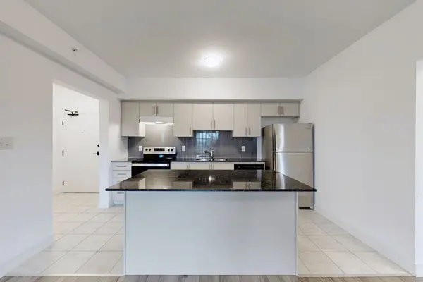 4 Spice WAY ##208, Barrie, ON L9J 0M2