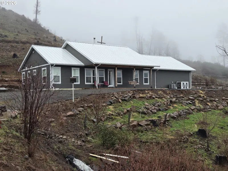 10855 KUBIN RD SE, Lyons, OR 97358