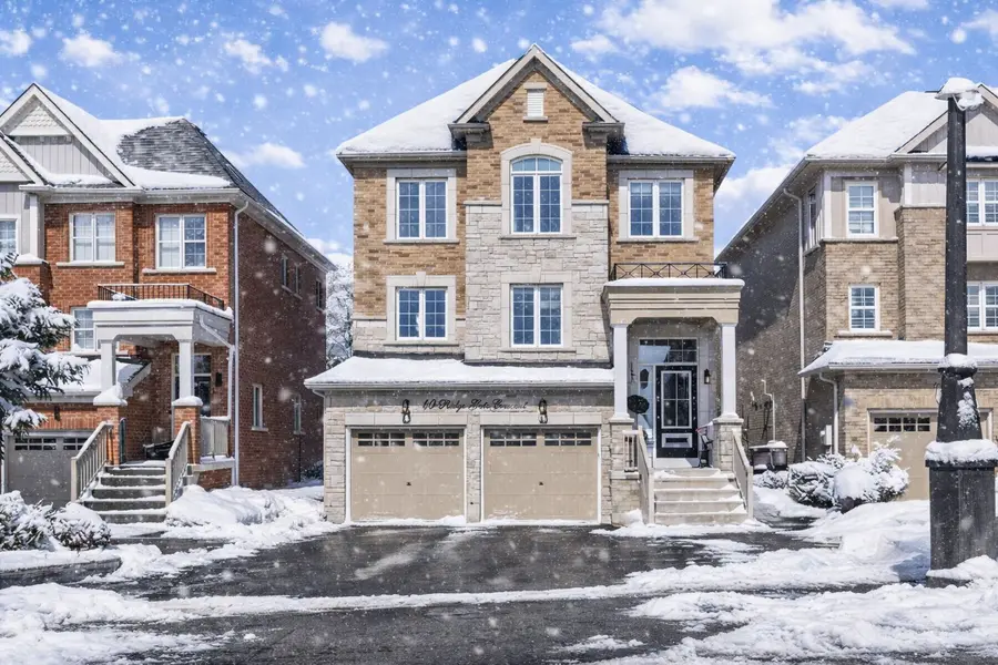 40 Ridge Gate CRES, East Gwillimbury, ON L0G 1M0