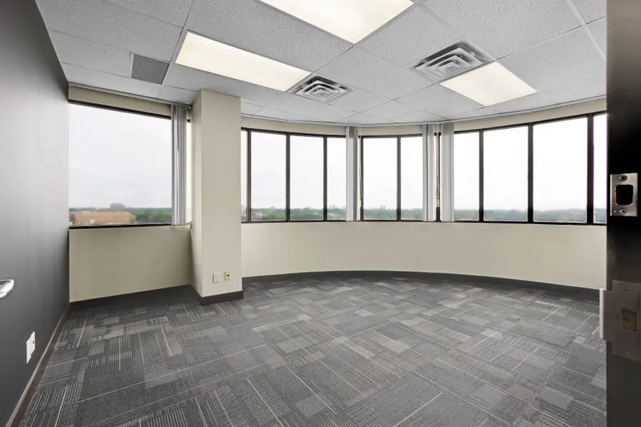 700 Dorval DR #502, Oakville, ON L6K 3V7