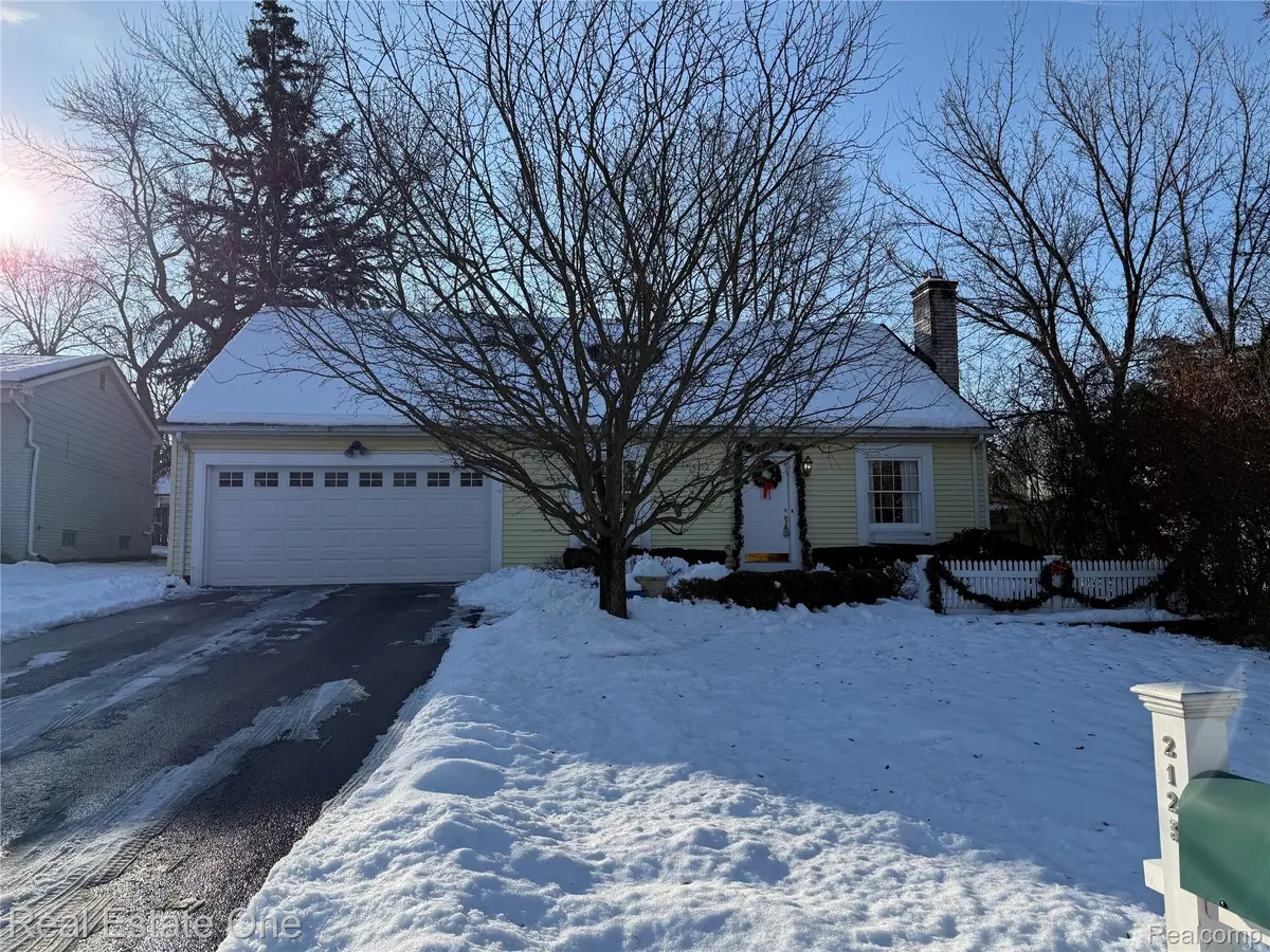 2123 Daintree AVE, West Bloomfield Charter Township, MI 48323