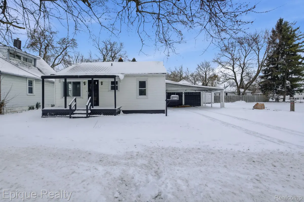 2213 Bancroft ST, Port Huron, MI 48060