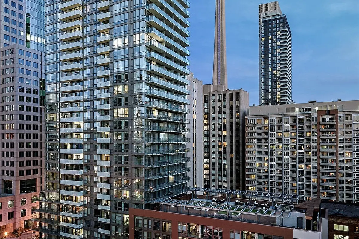 8 Mercer ST #1102, Toronto C01, ON M5V 0C4