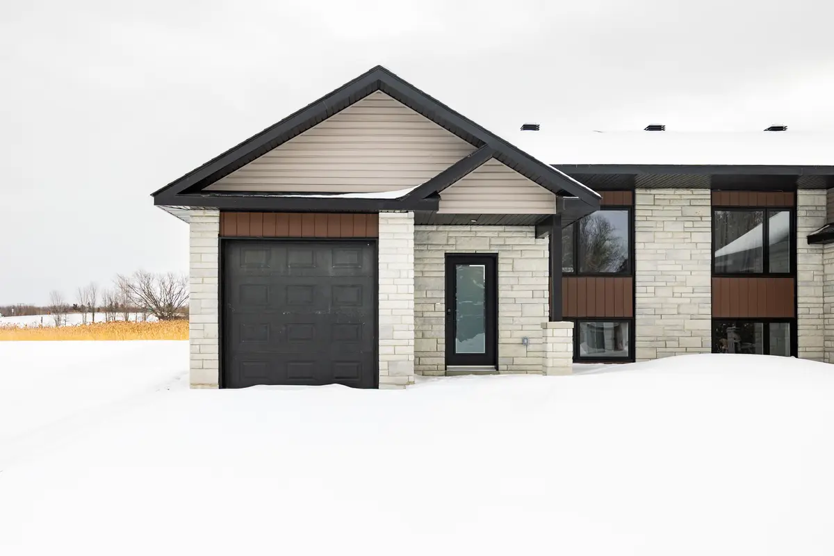 24 S Beech ST, South Glengarry, ON K0C 1N0