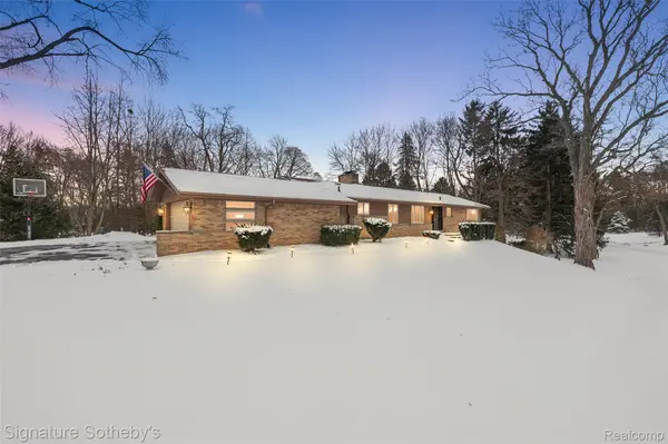 1420 Manderford RD, Bloomfield Charter Township, MI 48304