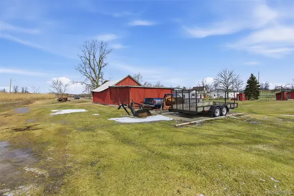 21301 Woodruff RD, Rockwood, MI 48173