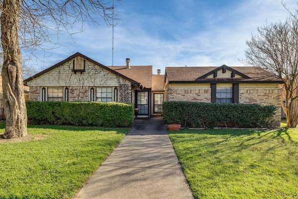 409 411 Dollins Street, Cedar Hill, TX 75104