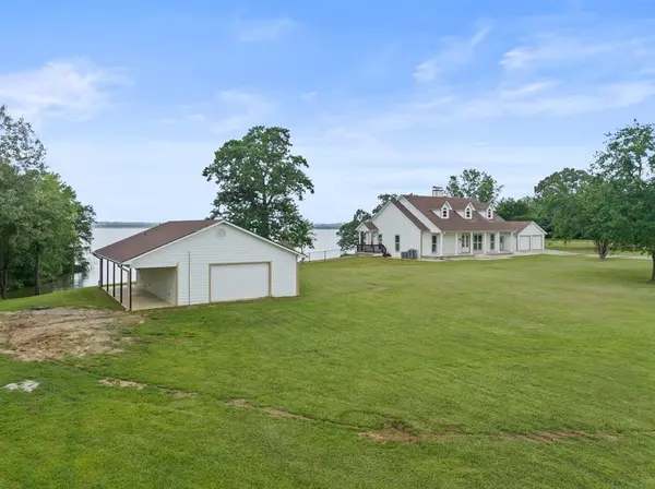 1930 CR 2320, Pittsburg, TX 75686