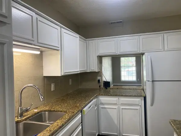 13652 Flagstone Lane, Dallas, TX 75240