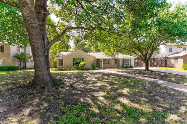 3727 W Biddison Street, Fort Worth, TX 76109