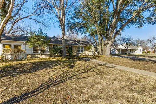 3504 Corto Avenue, Fort Worth, TX 76109