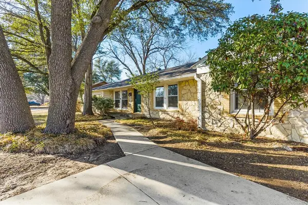 3504 Corto Avenue, Fort Worth, TX 76109