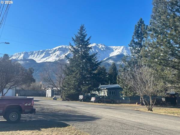 612 N MILL ST, Joseph, OR 97846