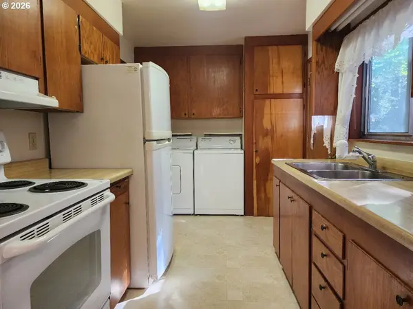 205 18TH ST, Port Orford, OR 97465