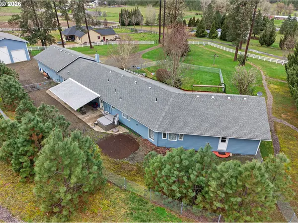 694 ORCHARD LN, Roseburg, OR 97471