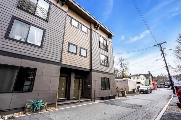 10 Mccready Aly, Lambertville City, NJ 08530